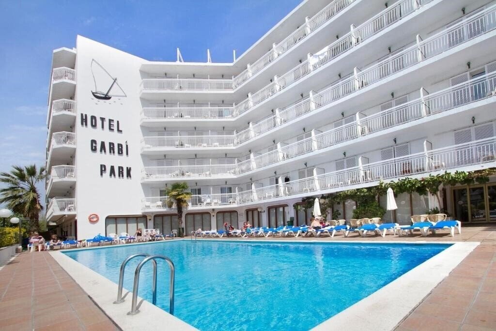 Готель Garbi Park 4*
