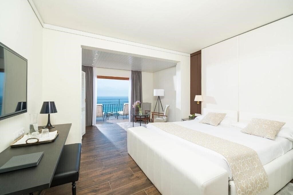 Готель Santa Marta 5*
