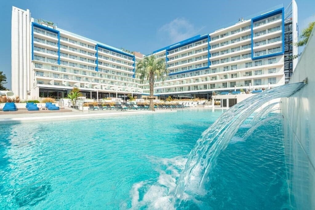 Готель Lazure 4*
