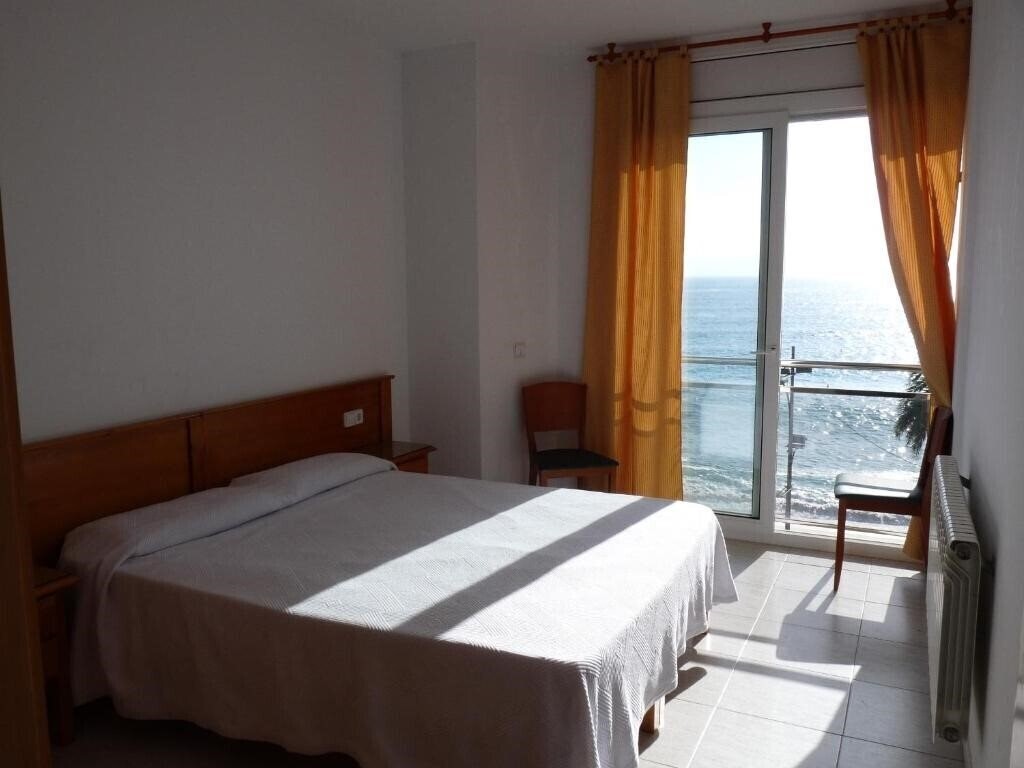Фото Apartaments Tropic 3*