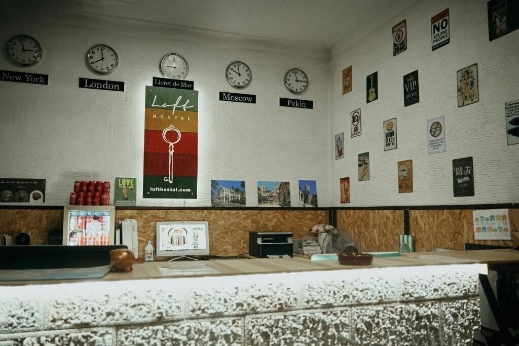 Фотография Loft Hostal 3*