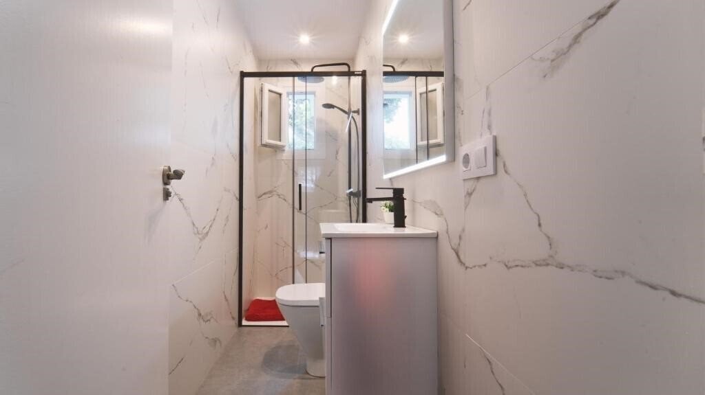 Фотографія Seahomes Vacations - Villa Serenity Cala Canyelles 5*