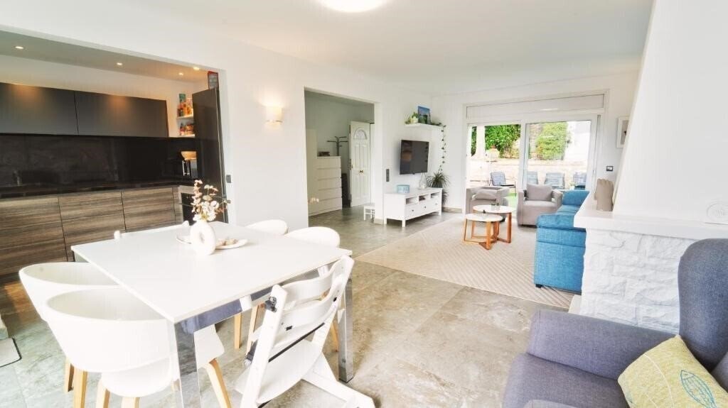 Картинка Seahomes Vacations - Villa Serenity Cala Canyelles 5*