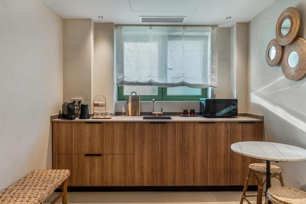 Картинка Suites by Miramar 4*
