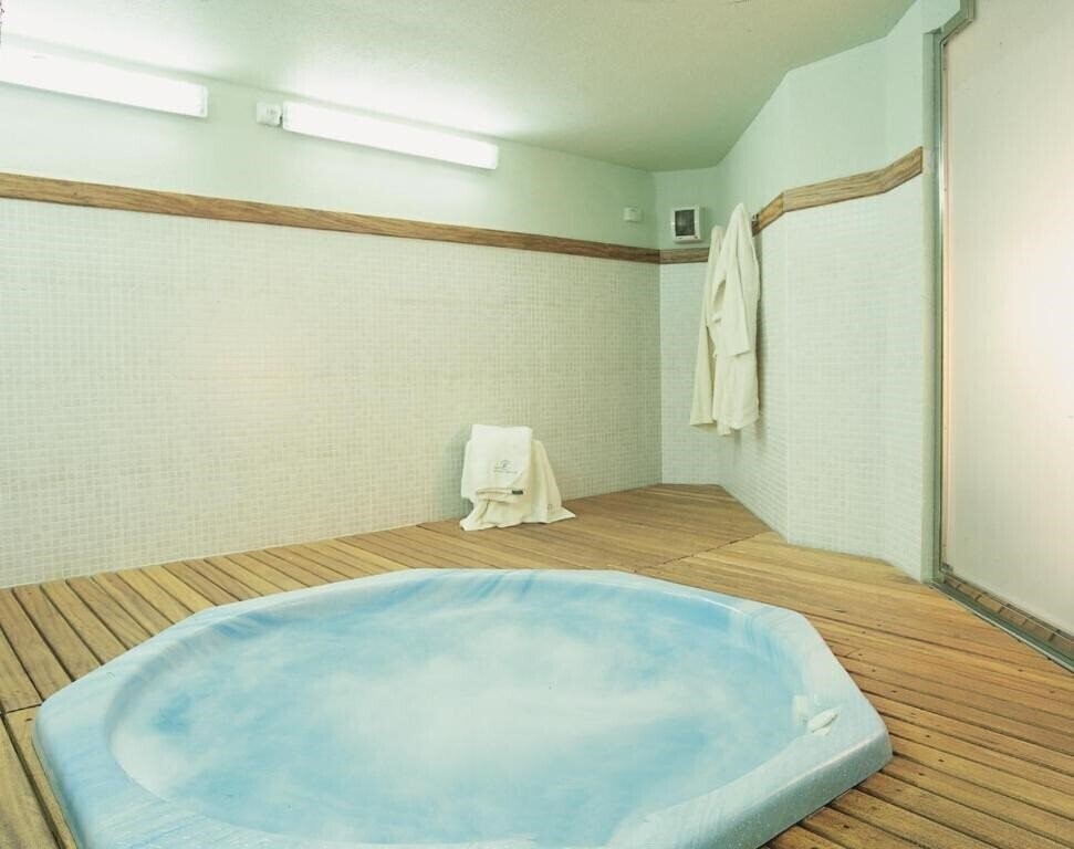 Фотография Fenals Garden 4*