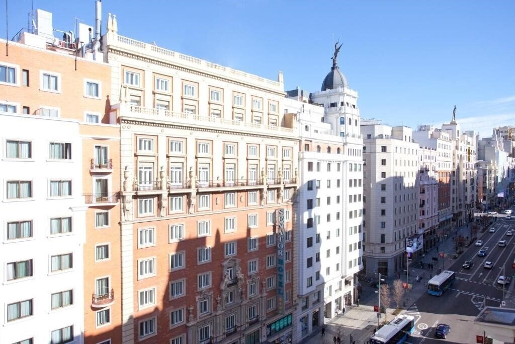 Готель Espahotel Gran Via 3*
