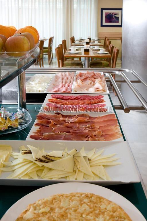 Готель NH Barajas 3*