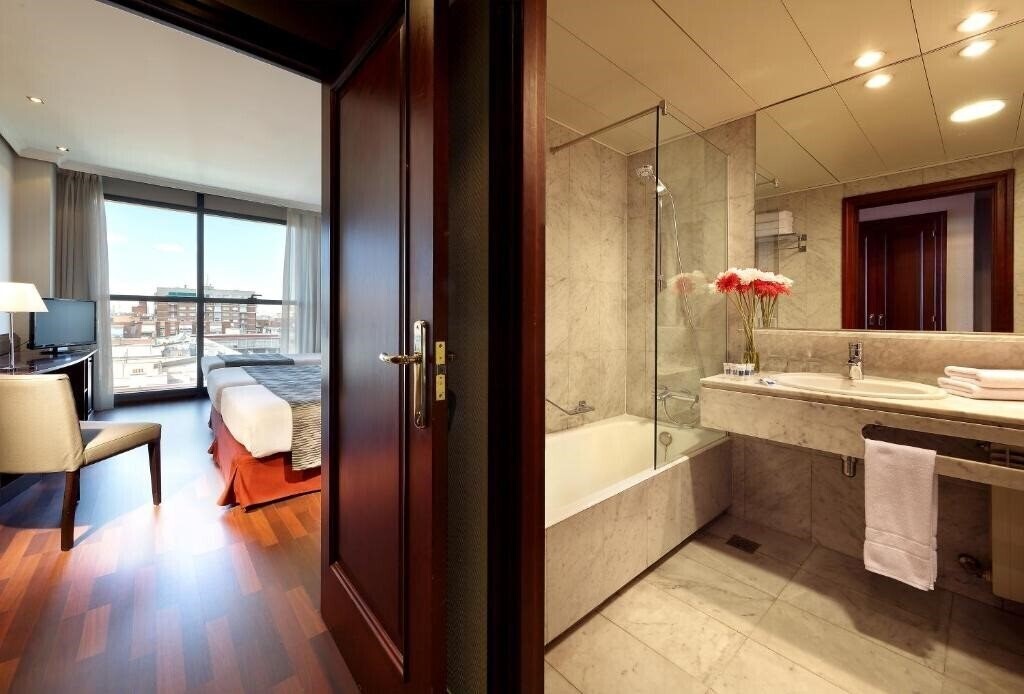 Фотография Via Castellana 4*