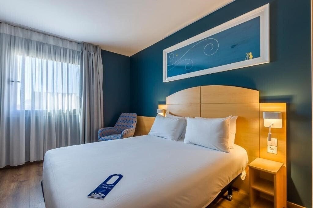 Отель Travelodge Madrid Alcala De Henares 3*