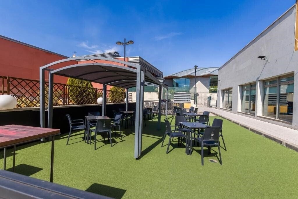 Фотография Travelodge Madrid Alcala De Henares 3*