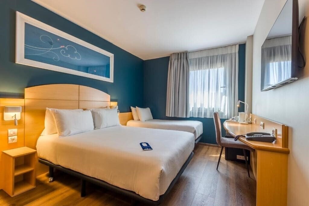 Картинка Travelodge Madrid Alcala De Henares 3*