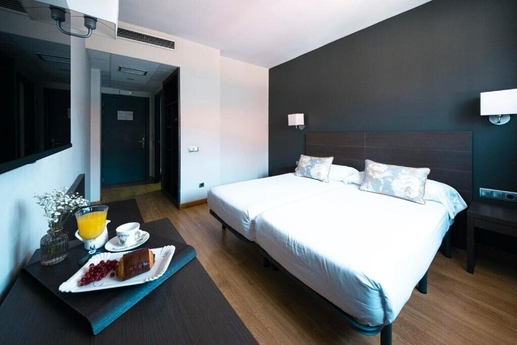 Картинка Cisneros 3*