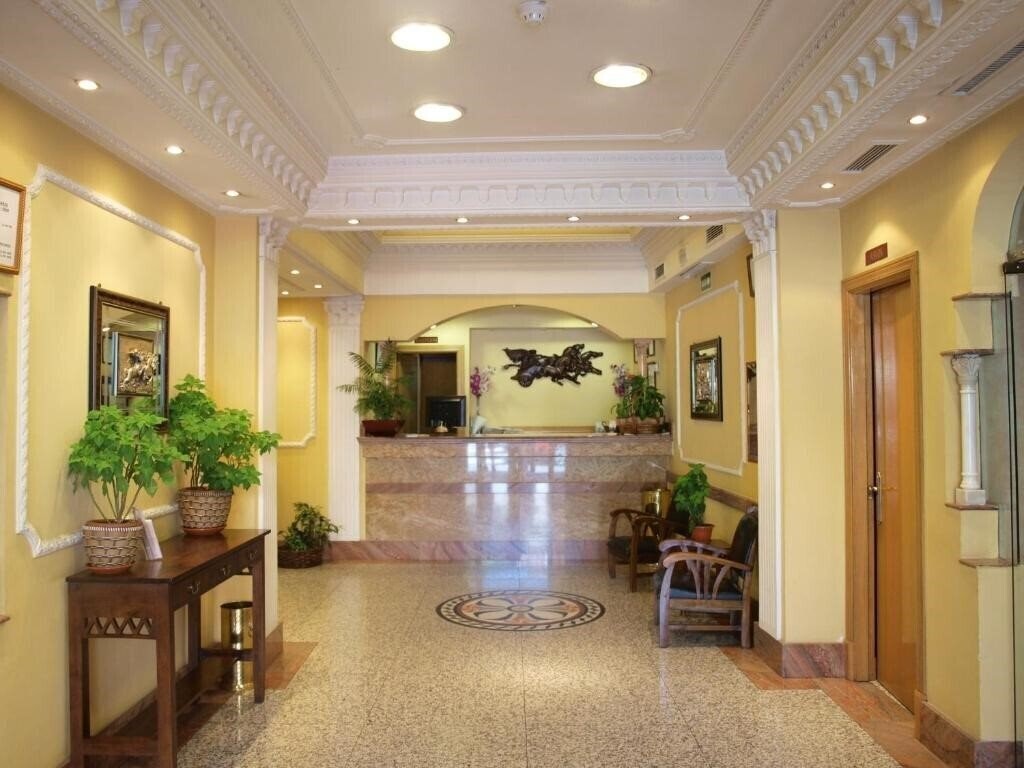 Отель Don Luis 3*