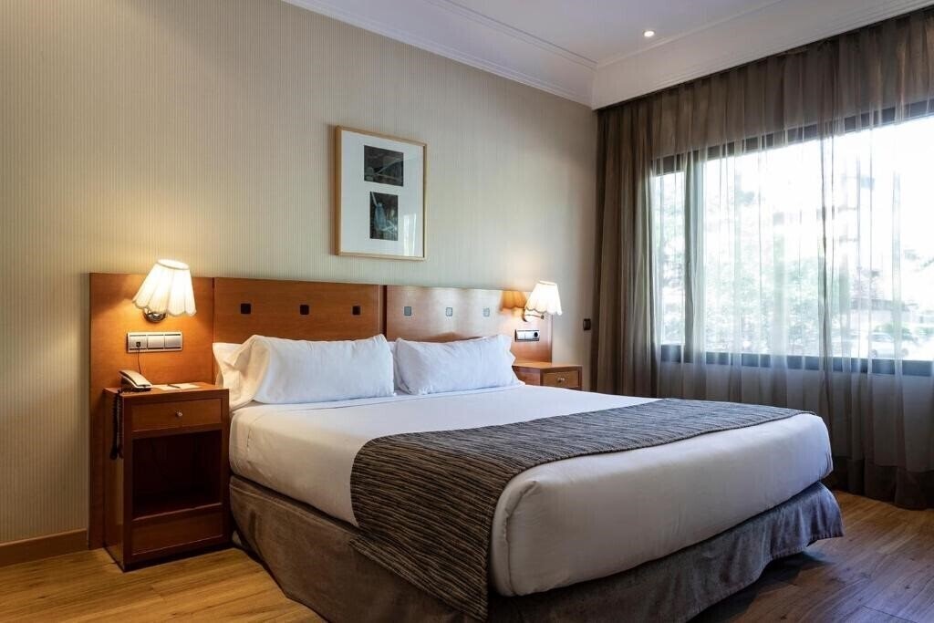 Отель Petit Palace Arturo Soria 4*