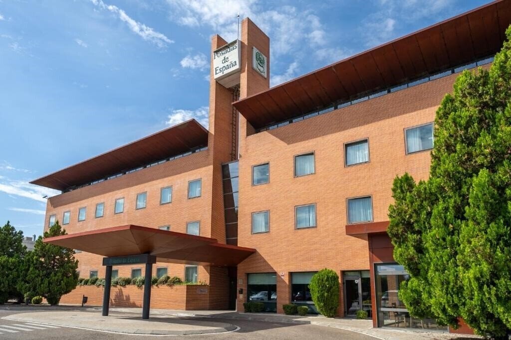 Отель Posadas De Espana Pinto 3*