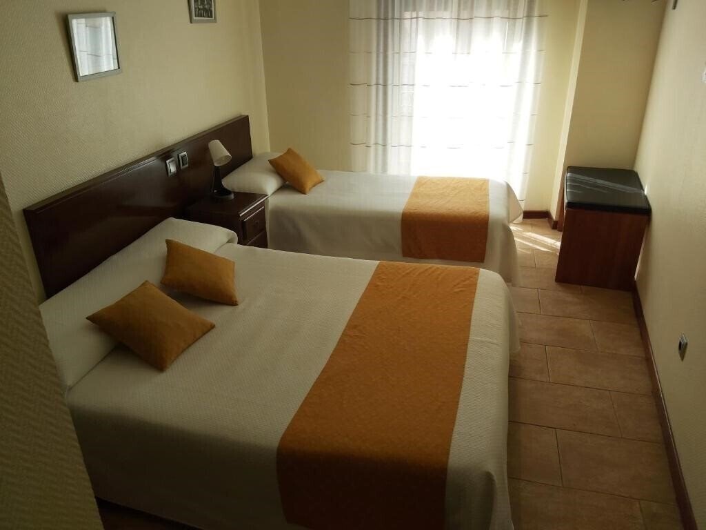Картинка Hostal Complutense 2*