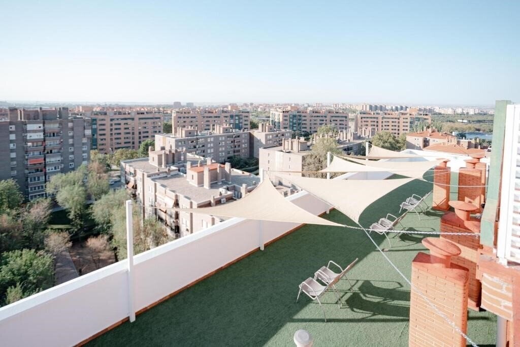 Отель Silken Torre Garden 3*