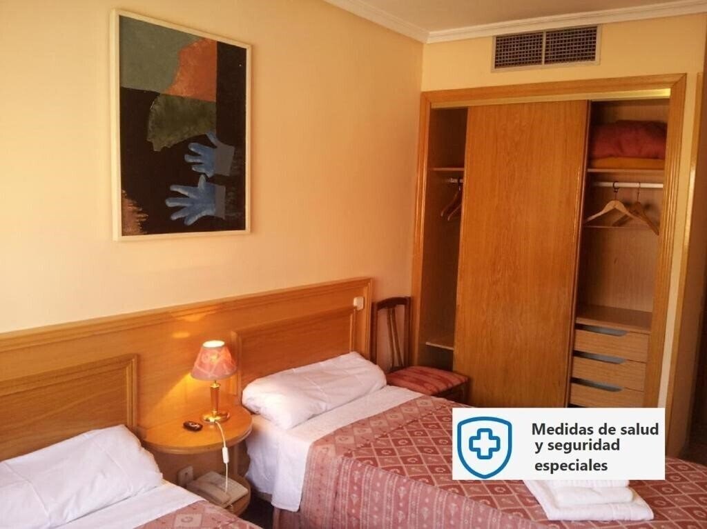 Фото Juan XXIII Hostel хостел