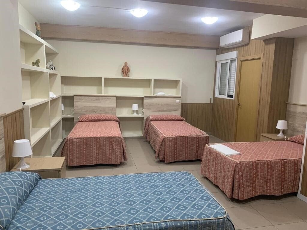 Фотографія Juan XXIII Hostel хостел