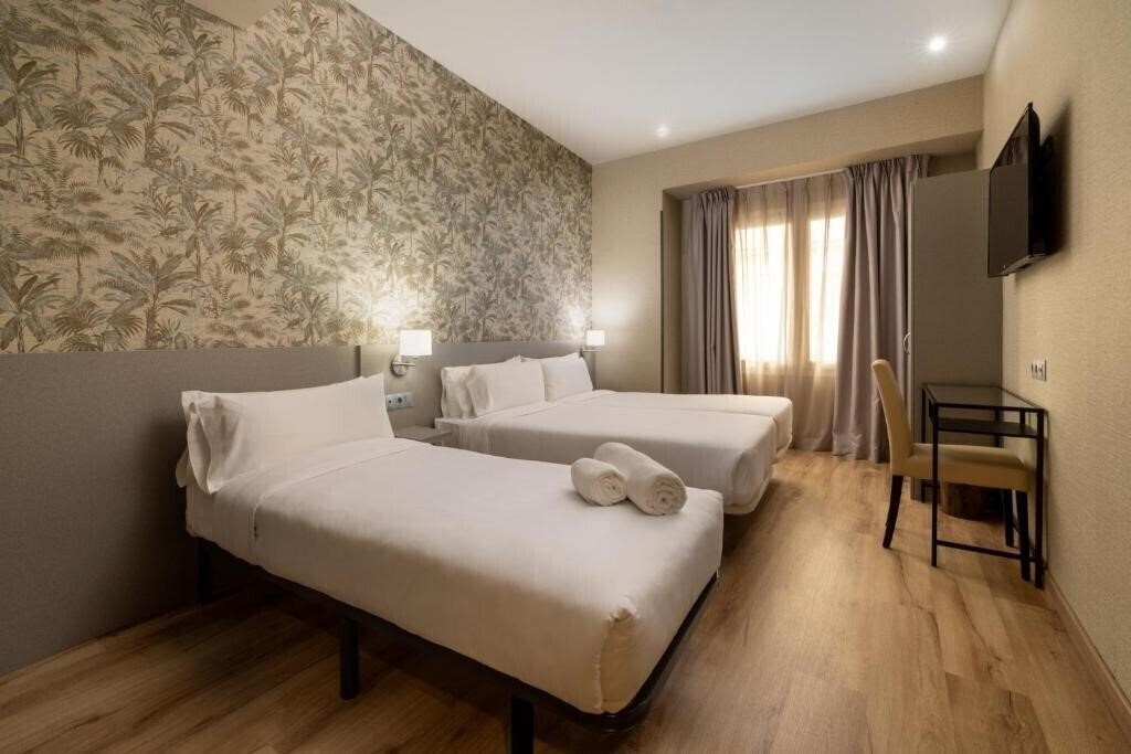 Фото Avenida Gran Via 3*