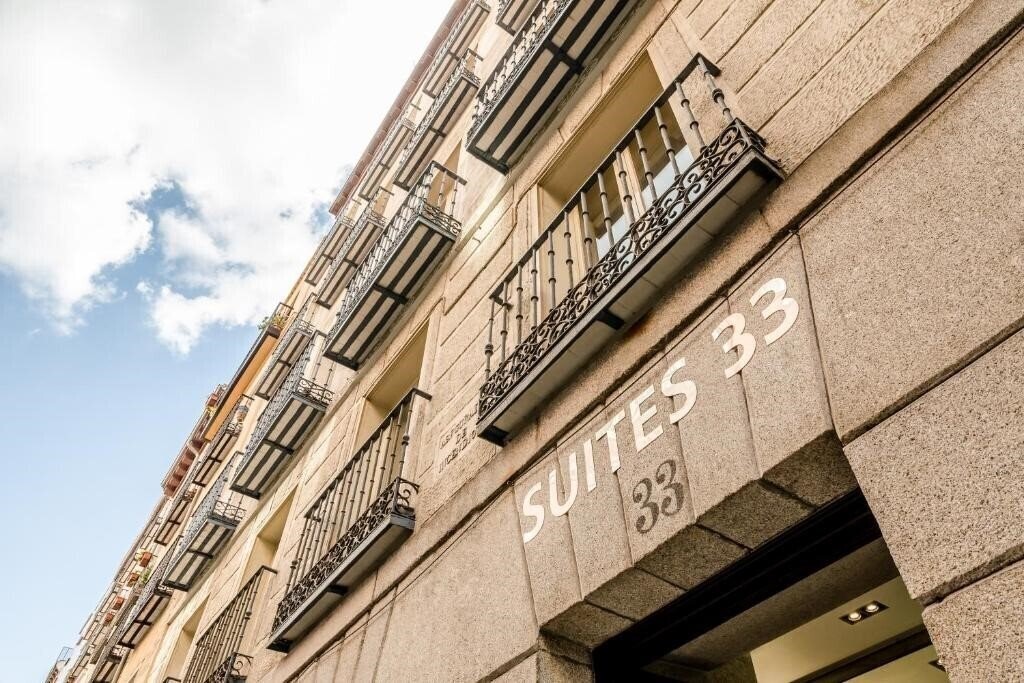 Готель Exe Suites 33 3*