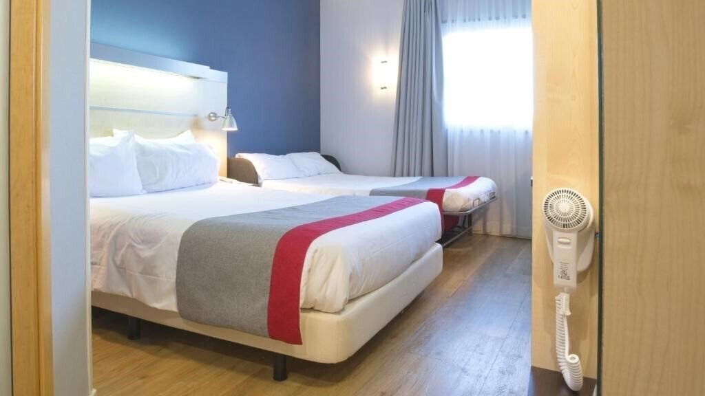 Фото Holiday Inn Express Madrid - Alcorcon 3*