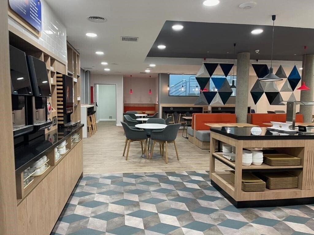 Зображення Holiday Inn Exp Madrid San Sebastian de los Reyes 2*