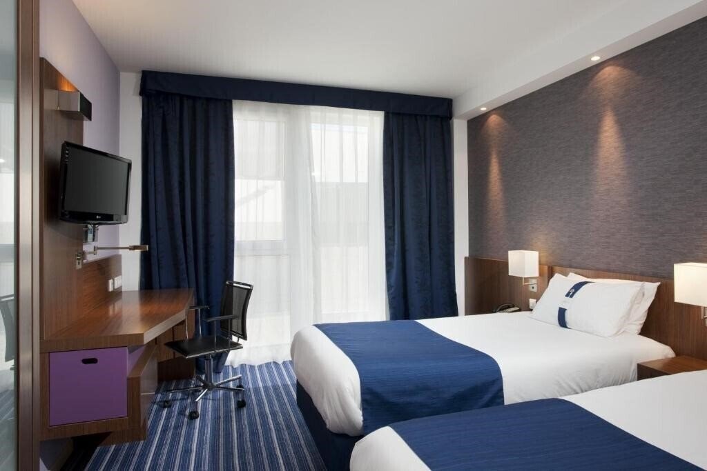Фото Holiday Inn Express Madrid Leganes 3*