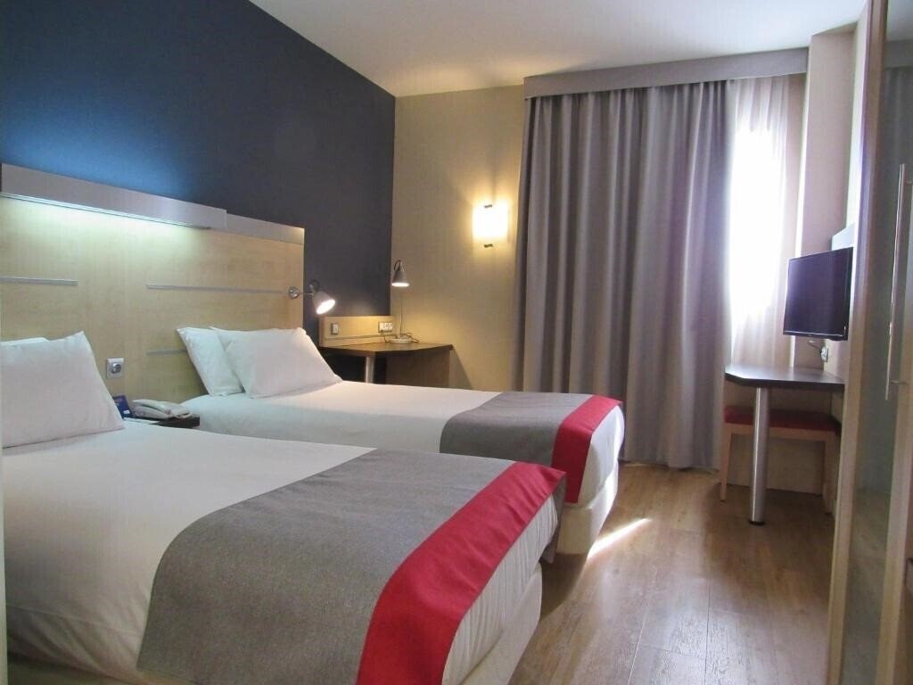 Фото Holiday Inn Express Madrid Rivas 3*