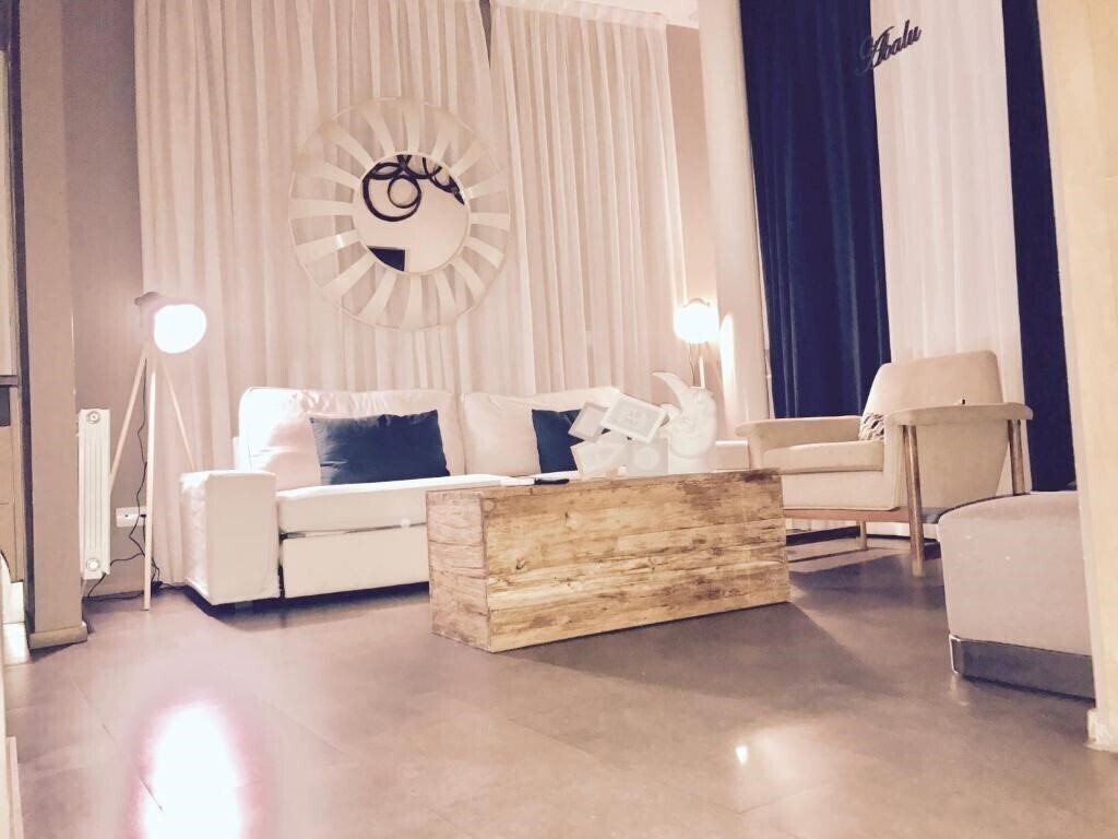 Отель Abalu Suites Madrid 3*