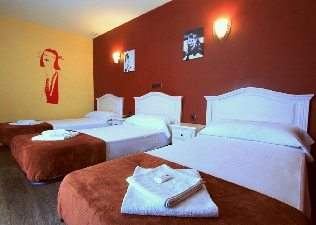 Готель Hostal Regio 2*