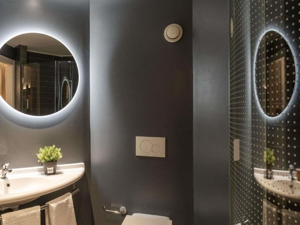 Фотографія Hotel Ibis Madrid Aeropuerto Barajas 3*