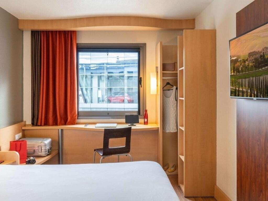 Фото Ibis Madrid Alcobendas 2*