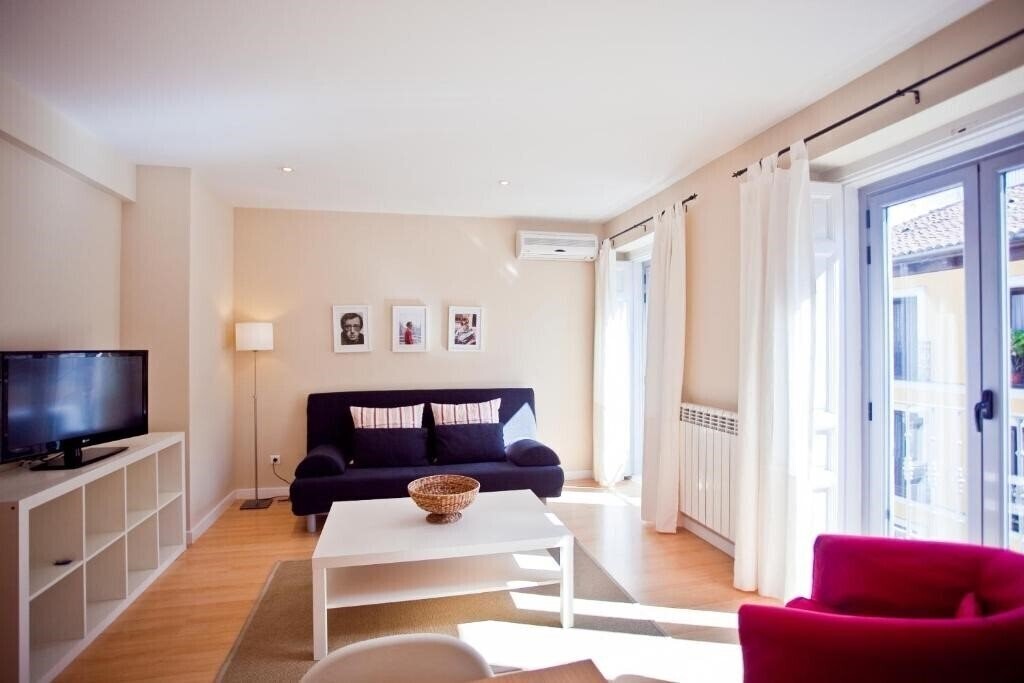 Готель Madrid Central Suites 1*