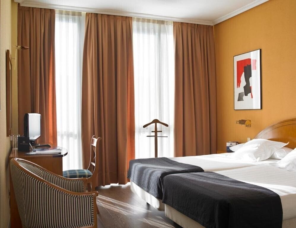 Отель Majadahonda 4*