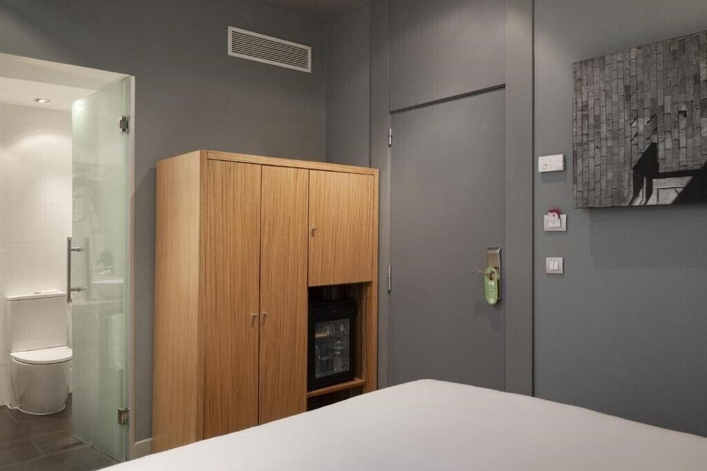 Готель Petit Palace Tres Cruces Spain 3*