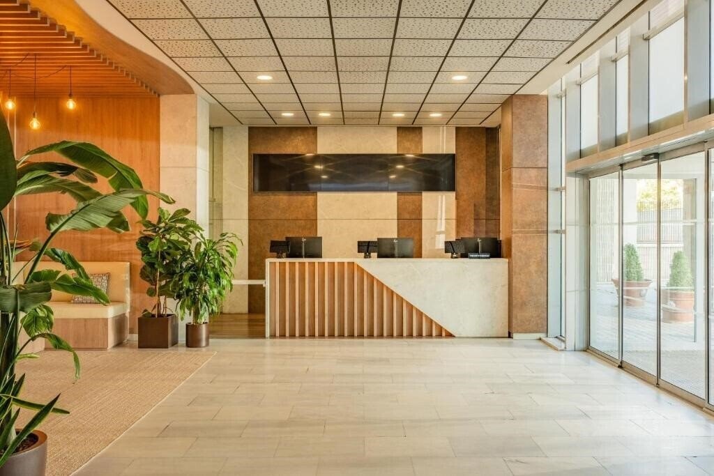 Отель Madrid Airport Suites Affiliated by Melia 2*