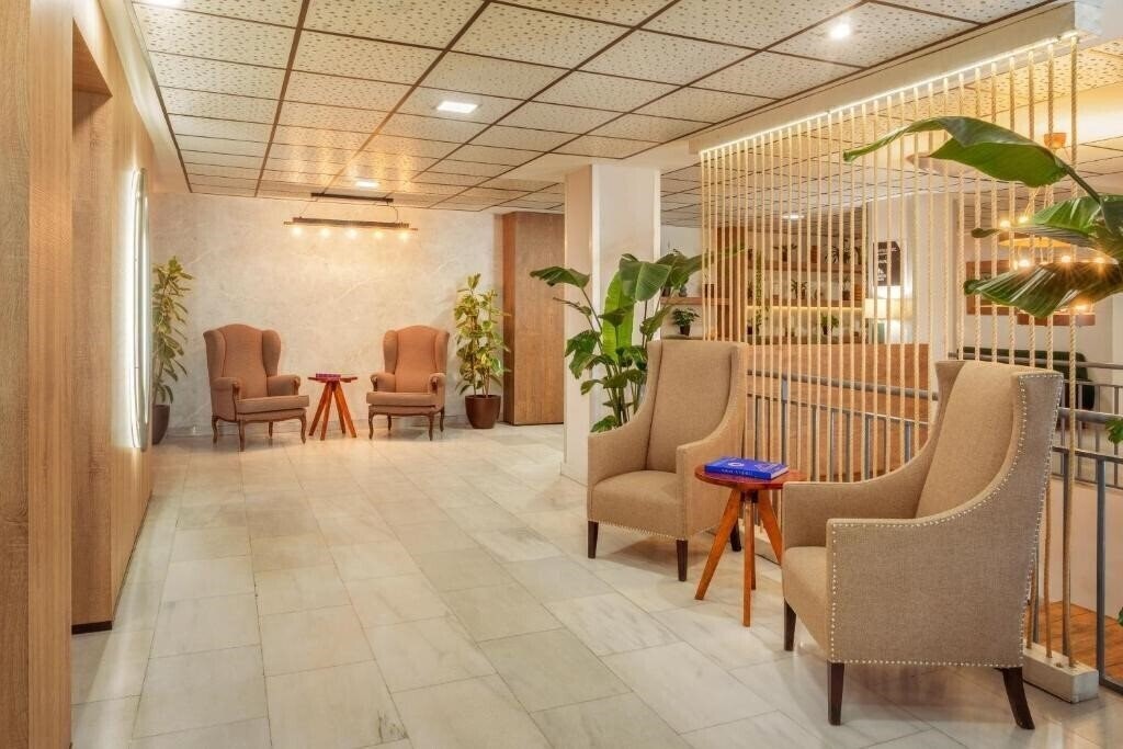 Изображение Madrid Airport Suites Affiliated by Melia 2*