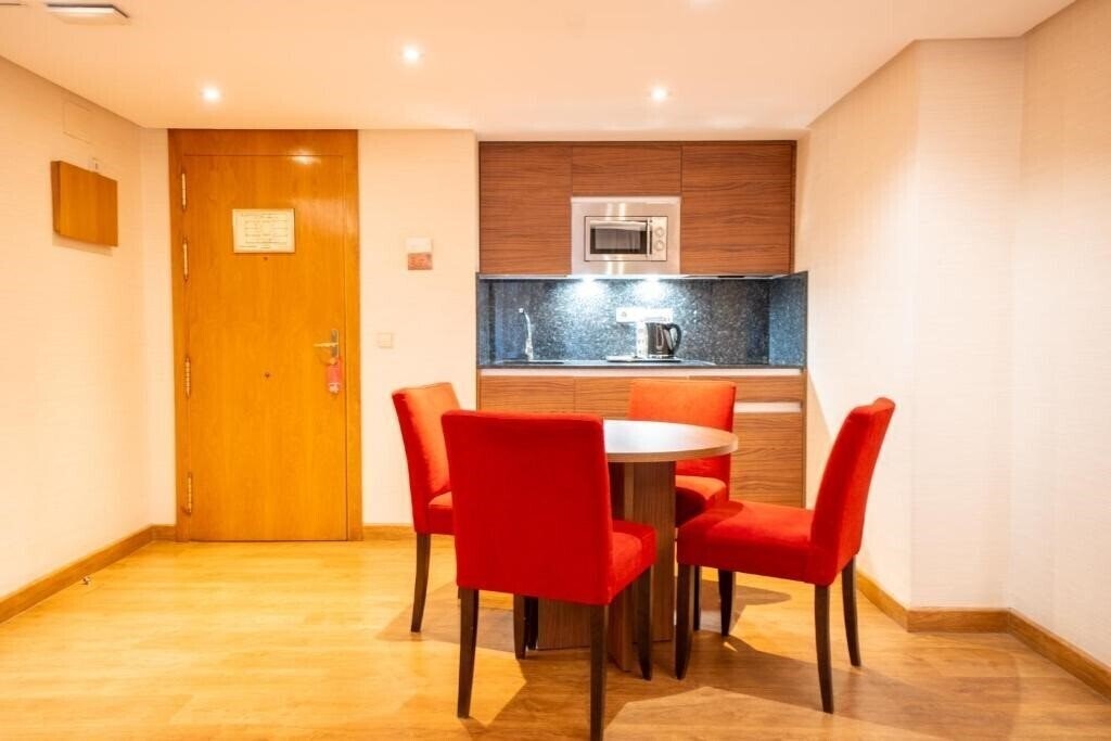 Фотографія Aparto-Hotel Rosales 3*