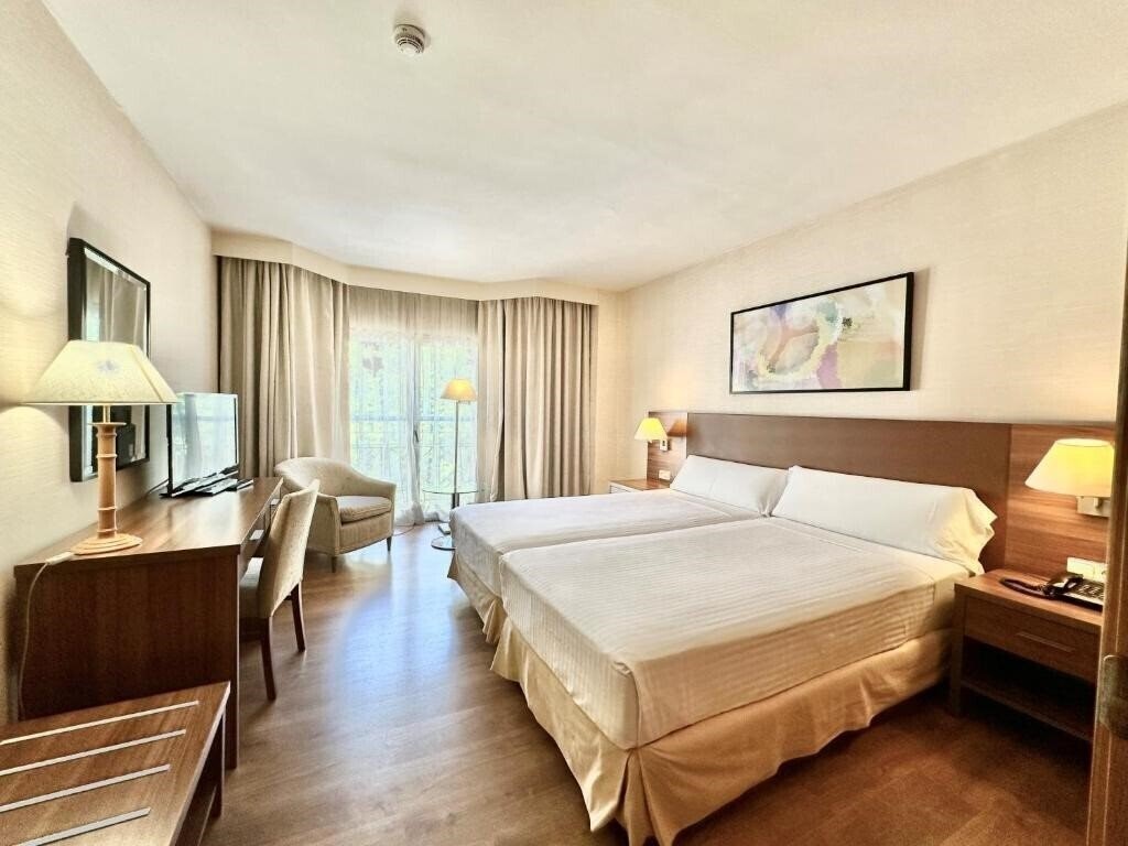 Фотографія Aparto-Hotel Rosales 3*