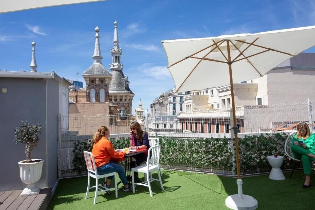 Фотографія Casual Madrid Del Teatro 2*