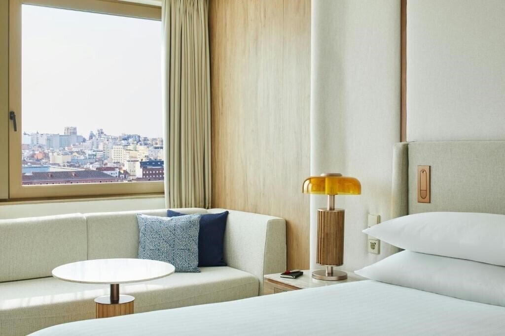 Фото Madrid Marriott Hotel Princesa Plaza 4*