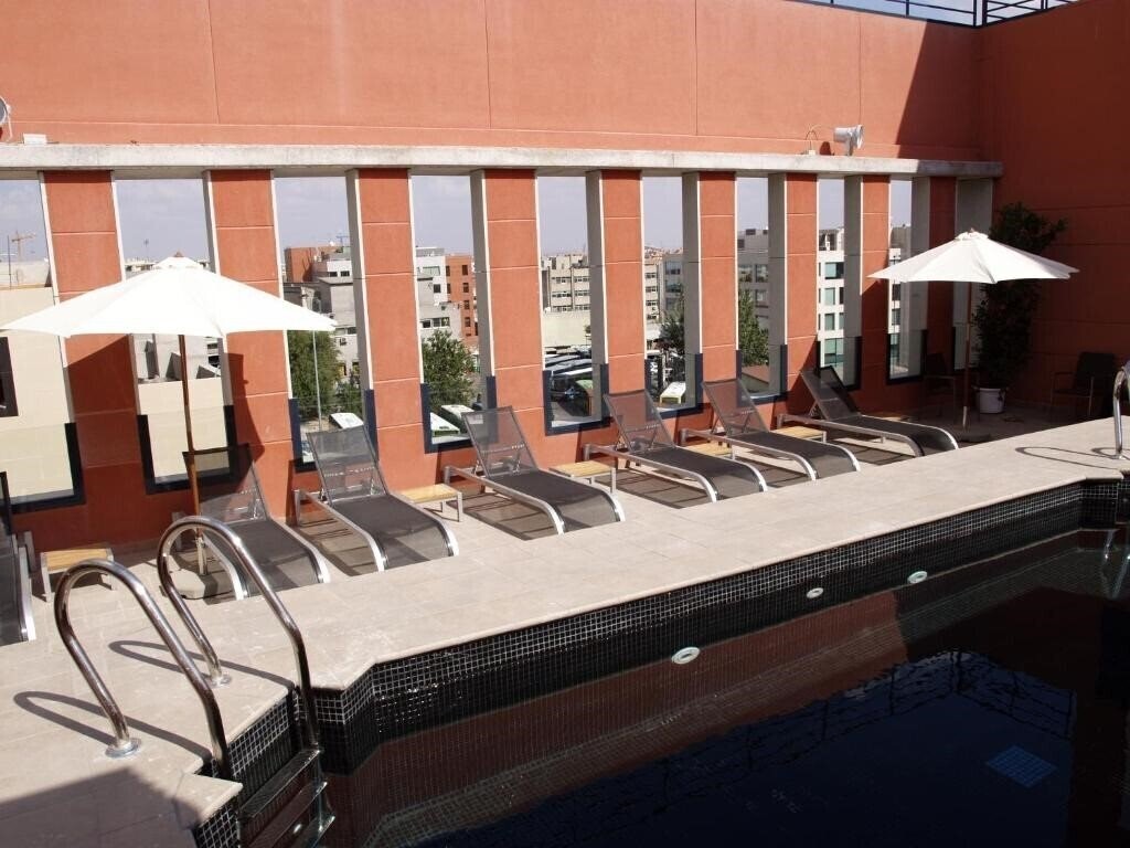 Готель Eco Alcala Suites 4*