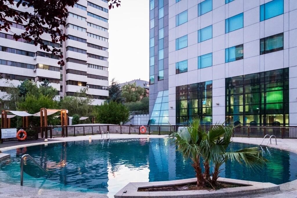 Отель Eurostars Suites Mirasierra 5*