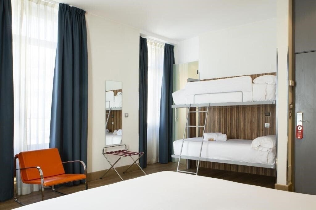 Фото Petit Palace Plaza del Carmen 4*