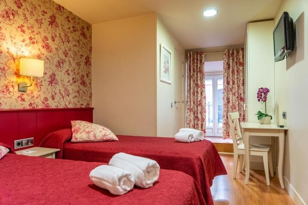 Готель Hostal Matheu 2*