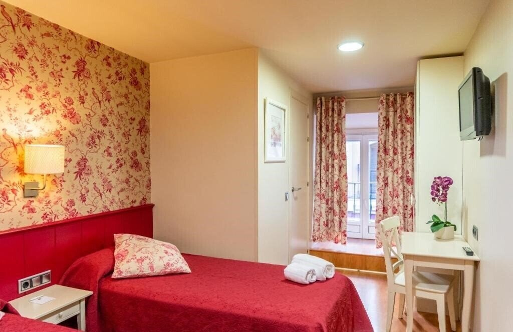 Картинка Hostal Matheu 2*