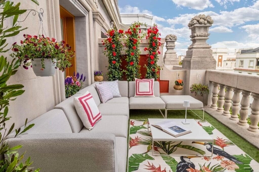 Готель NH Collection Madrid Abascal 4*