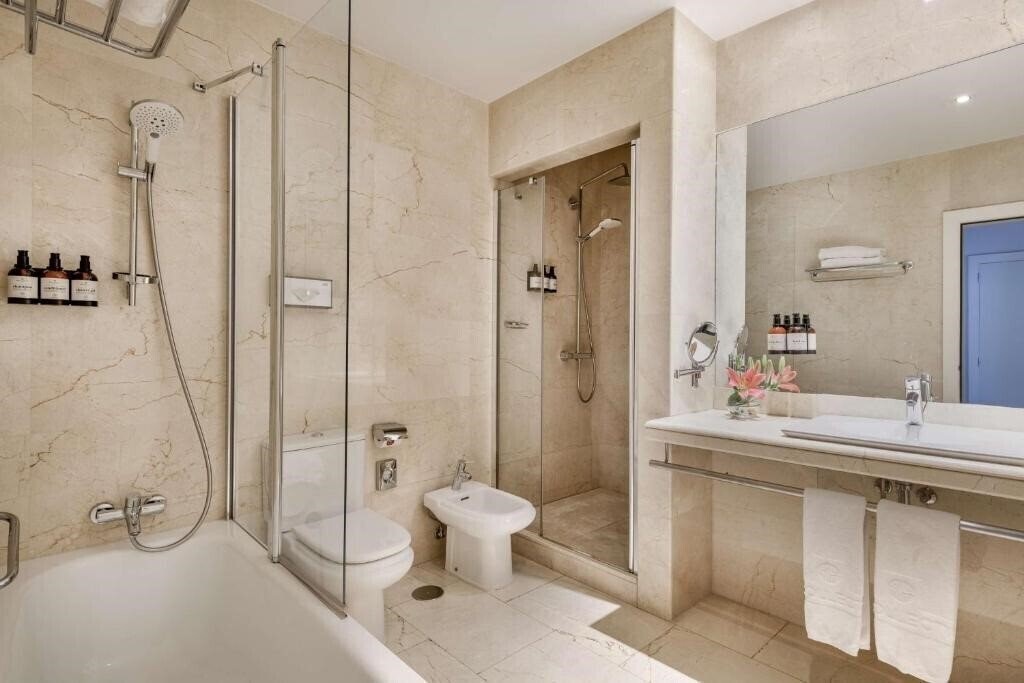 Картинка NH Collection Madrid Abascal 4*