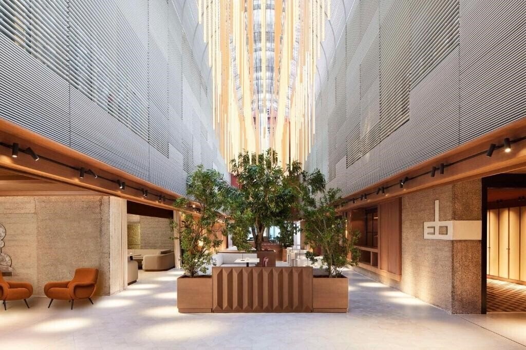 Отель NH Collection Madrid Eurobuilding 4*